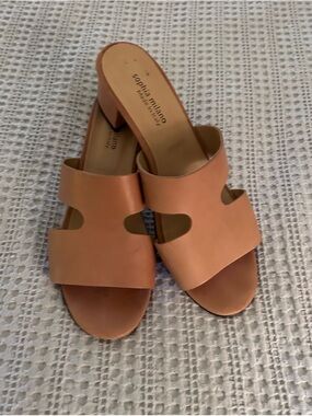 Sophia Milano Tan Leather Slide Mules with Low Block Heel Sz 10